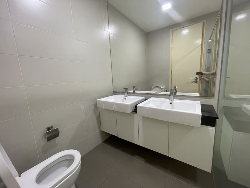 Kondominium untuk Dijual di The Park Residences 1 - Rita Loh - Bathroom - PropertyGuru.com.my