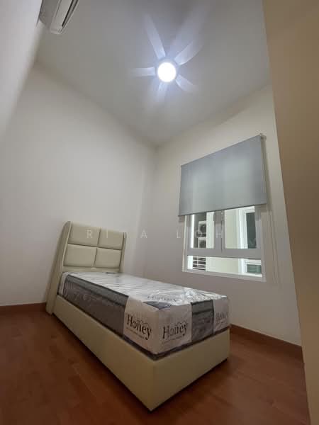 Kondominium untuk Dijual di The Park Residences 1 - Rita Loh - Bedroom - PropertyGuru.com.my