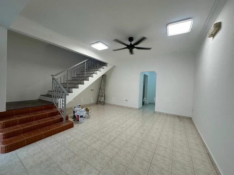Rumah Teres 2 Tingkat untuk Dijual di Taman Mutiara Rini (Skudai) - Wallace Ang - Living Room - PropertyGuru.com.my