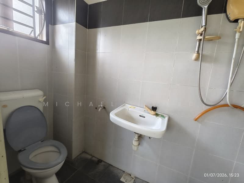 Rumah Teres 2 Tingkat untuk Dijual di Taman Klang Indah (Klang) - Michael Edward - Bathroom - PropertyGuru.com.my