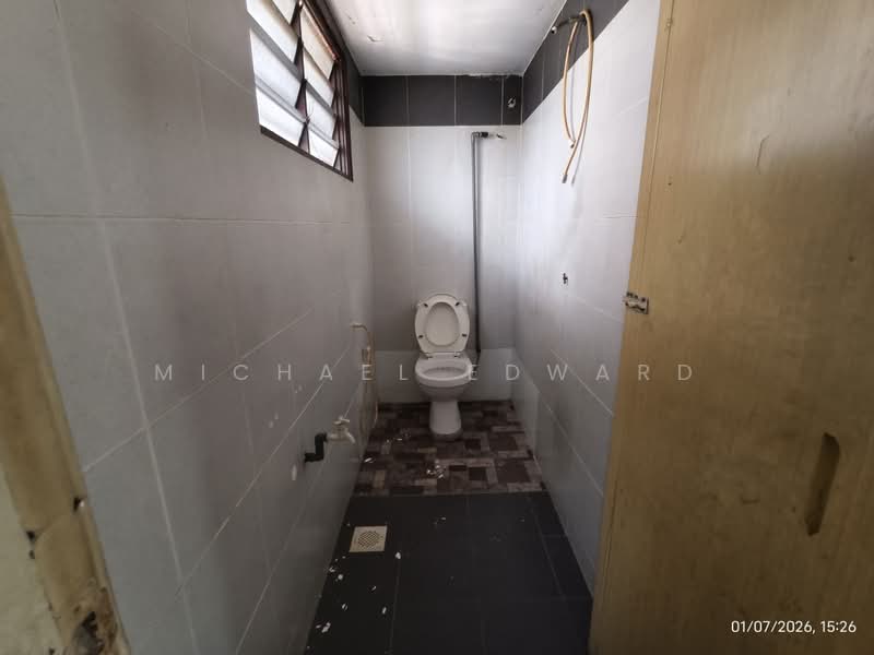 Rumah Teres 2 Tingkat untuk Dijual di Taman Klang Indah (Klang) - Michael Edward - Bathroom - PropertyGuru.com.my