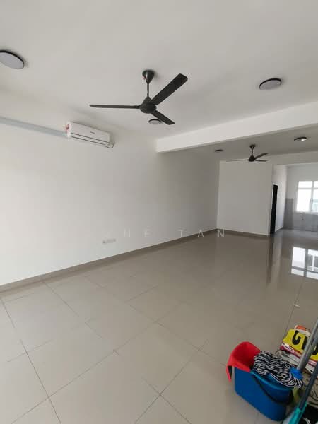 Rumah Teres untuk Disewa di Kulai (Johor) - June Tan - Living Room - PropertyGuru.com.my