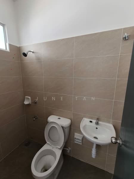 Rumah Teres untuk Disewa di Kulai (Johor) - June Tan - Bathroom - PropertyGuru.com.my
