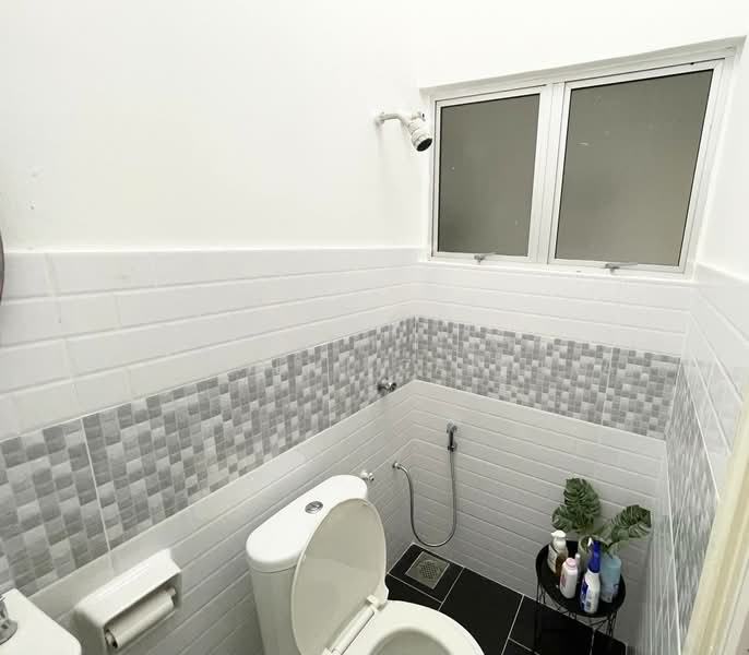 Semi-Detached House for Sale in Bandar Tasik Puteri (Rawang) - Zulhilmi Zakaria - Bathroom - PropertyGuru.com.my