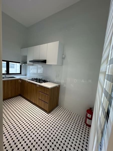 Terraced House for Rent in Cyberjaya (Selangor) - Norsyahidah Razlan - Kitchen - PropertyGuru.com.my