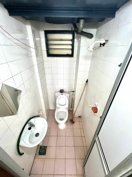 Apartment for Sale at Pangsapuri Merak - Edwin Wong - Bathroom - PropertyGuru.com.my