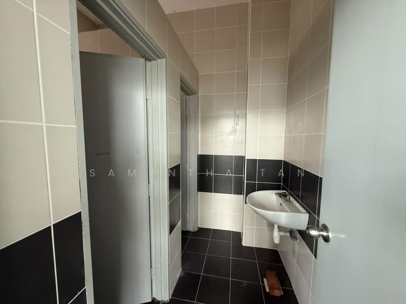 Kilang untuk Disewa di Johor Bahru (Johor) - Samantha Tan - Bathroom - PropertyGuru.com.my