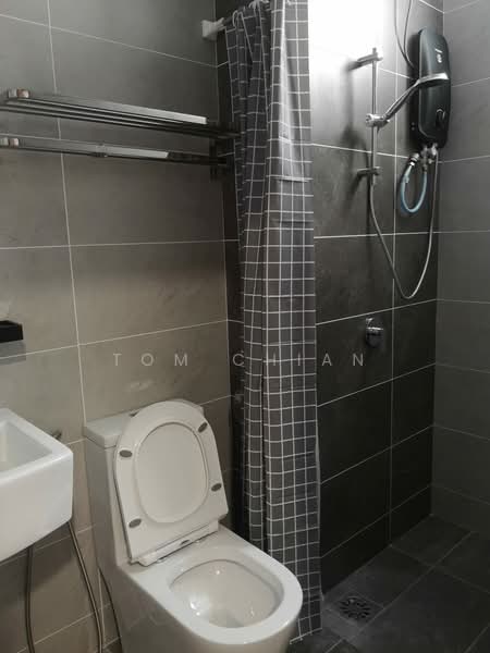 Servis Apartment untuk Disewa di Twin Tower Residence - Tom Chian - Bathroom - PropertyGuru.com.my