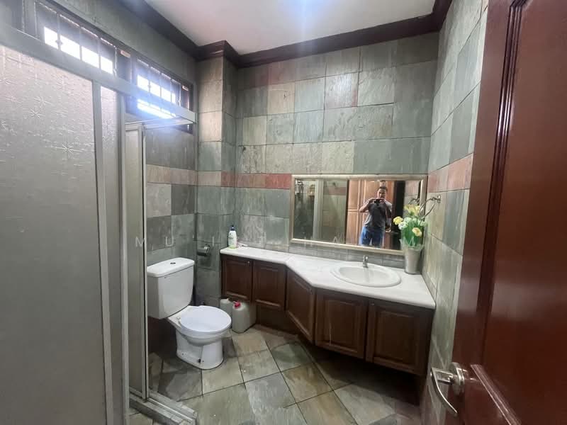 2-storey Terraced House for Sale in Pantai Dalam (Pantai) - Mu'izz Halim - Bathroom - PropertyGuru.com.my
