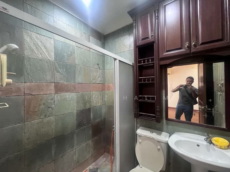 2-storey Terraced House for Sale in Pantai Dalam (Pantai) - Mu'izz Halim - Bathroom - PropertyGuru.com.my