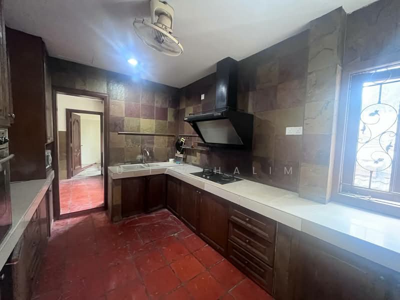2-storey Terraced House for Sale in Pantai Dalam (Pantai) - Mu'izz Halim - Kitchen - PropertyGuru.com.my