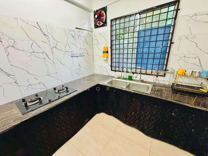 2-storey Terraced House for Sale in Ampang (Kuala Lumpur) - Mohd Nor Fahmi - Kitchen - PropertyGuru.com.my