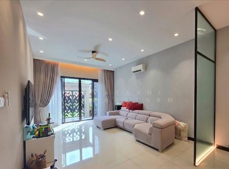 2-storey Terraced House for Sale in Rawang (Selangor) - Thevaraani Kanagaretnam - Living Room - PropertyGuru.com.my