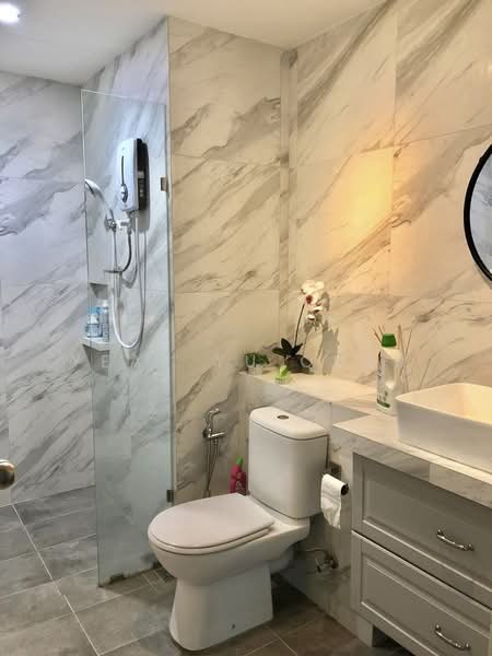 Kondominium untuk Dijual di Elit Heights @ Bayan City - Yeap Yu Quan - Bathroom - PropertyGuru.com.my