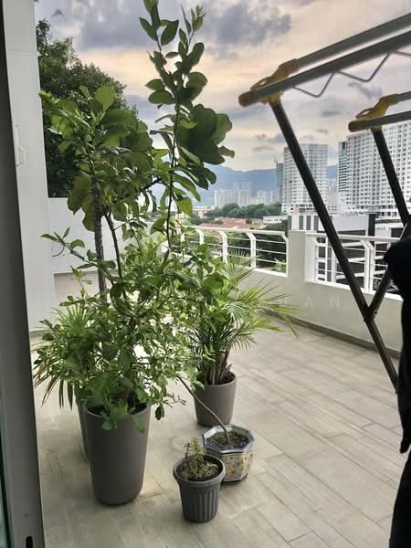 Kondominium untuk Dijual di Elit Heights @ Bayan City - Yeap Yu Quan - Balcony - PropertyGuru.com.my