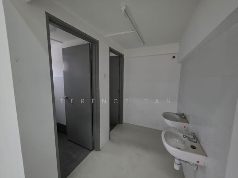 Factory for Rent in Kawasan Perindustrian Kempas (Tampoi) - Terence Tan - Bathroom - PropertyGuru.com.my