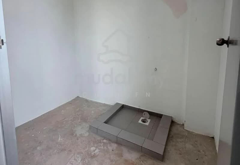 Kilang untuk Dijual di Taman Valdor (Sungai Bakap) - CHIN FN - Bathroom - PropertyGuru.com.my