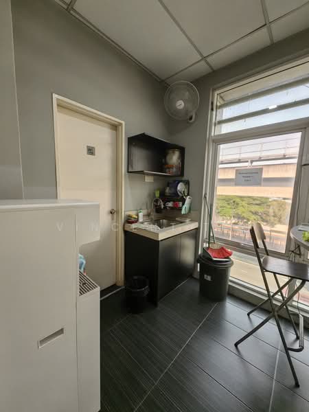 Pejabat untuk Disewa di Puchong (Selangor) - Vincent Tee - Kitchen - PropertyGuru.com.my