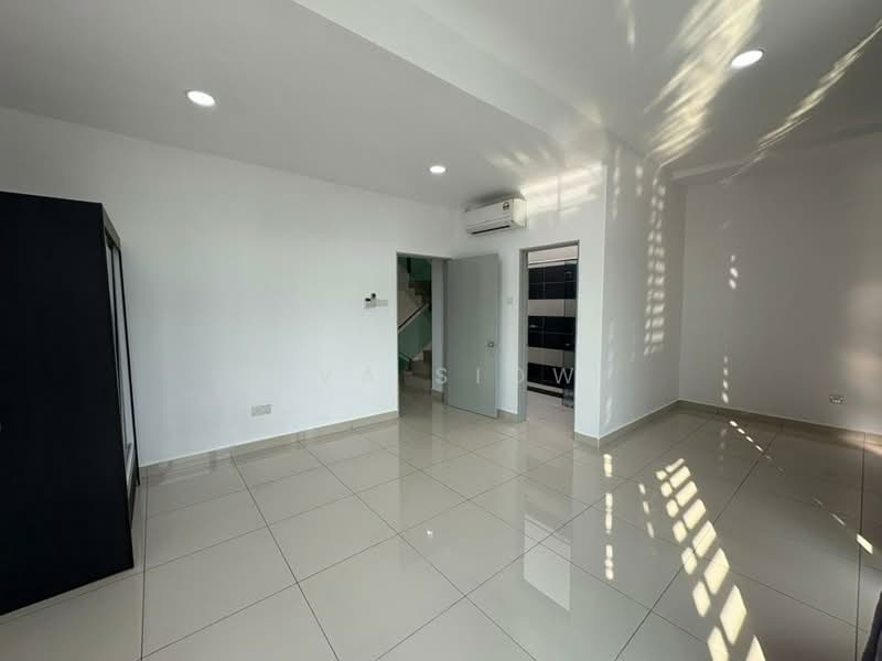 Rumah Kluster untuk Dijual di Skudai (Johor) - Eva Siow - Living Room - PropertyGuru.com.my