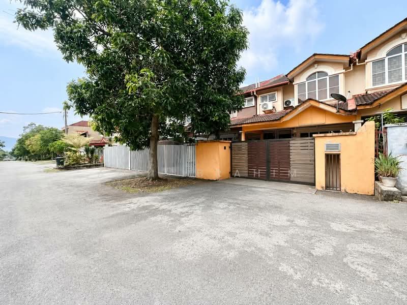 Rumah Teres 2 Tingkat untuk Dijual di Taman Pelangi Semenyih (Semenyih) - Azli Ibrahim - Exterior - PropertyGuru.com.my