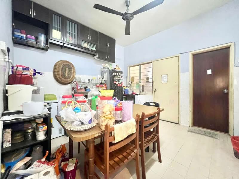 Rumah Teres 2 Tingkat untuk Dijual di Taman Pelangi Semenyih (Semenyih) - Azli Ibrahim - Kitchen - PropertyGuru.com.my