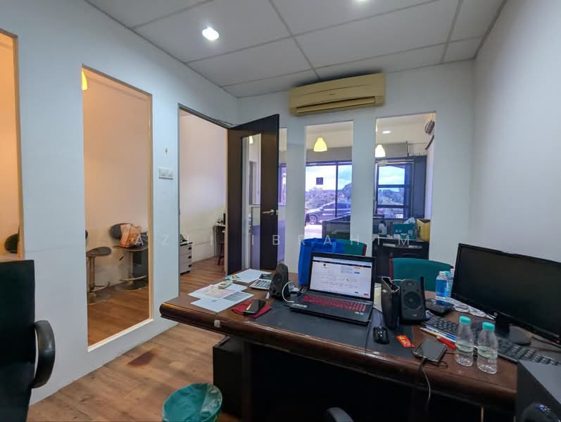 Kedai untuk Dijual di Bukit Jelutong (Shah Alam) - Azli Ibrahim - Study - PropertyGuru.com.my