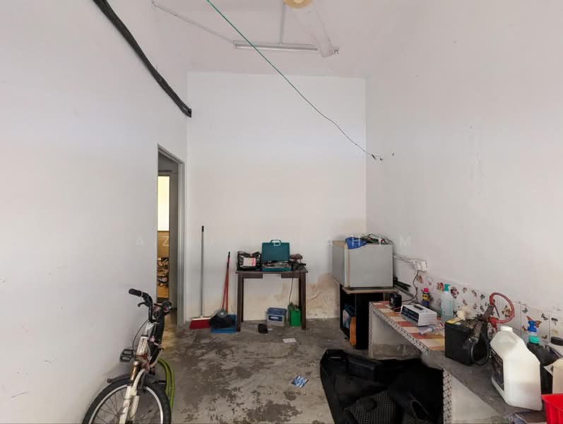 Kedai untuk Dijual di Bukit Jelutong (Shah Alam) - Azli Ibrahim - Interior - PropertyGuru.com.my