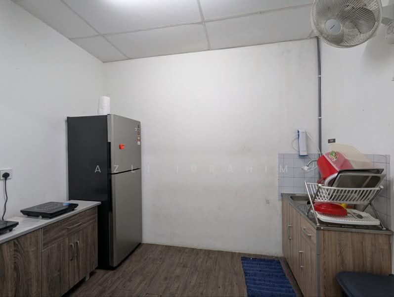 Kedai untuk Dijual di Bukit Jelutong (Shah Alam) - Azli Ibrahim - Kitchen - PropertyGuru.com.my