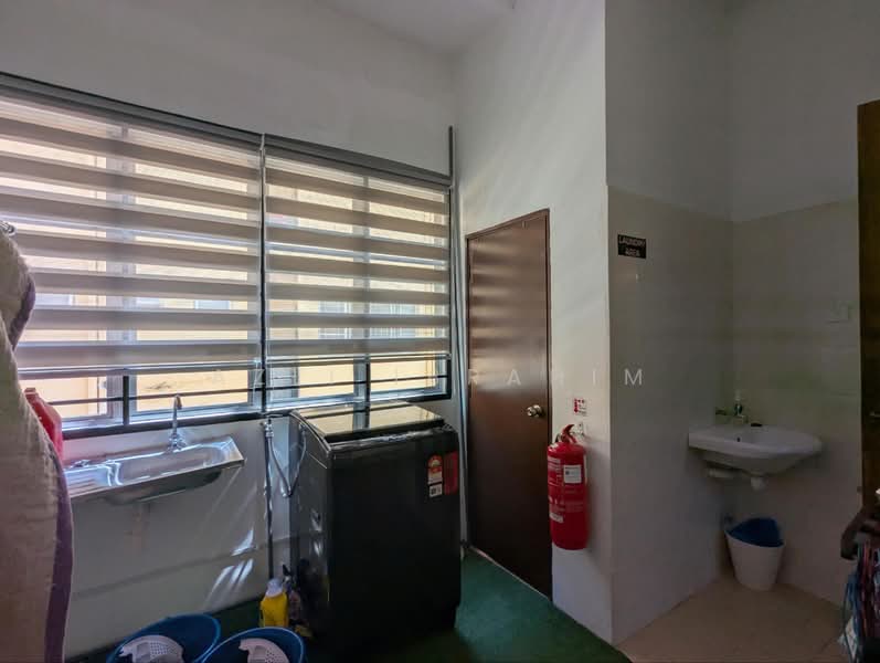 Kedai untuk Dijual di Bukit Jelutong (Shah Alam) - Azli Ibrahim - Interior - PropertyGuru.com.my