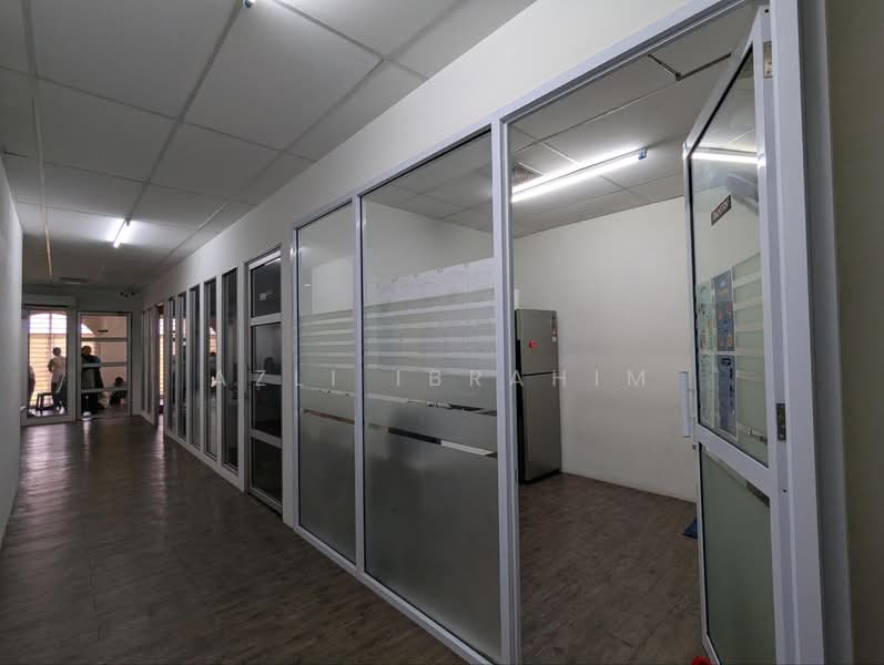 Kedai untuk Dijual di Bukit Jelutong (Shah Alam) - Azli Ibrahim - Interior - PropertyGuru.com.my