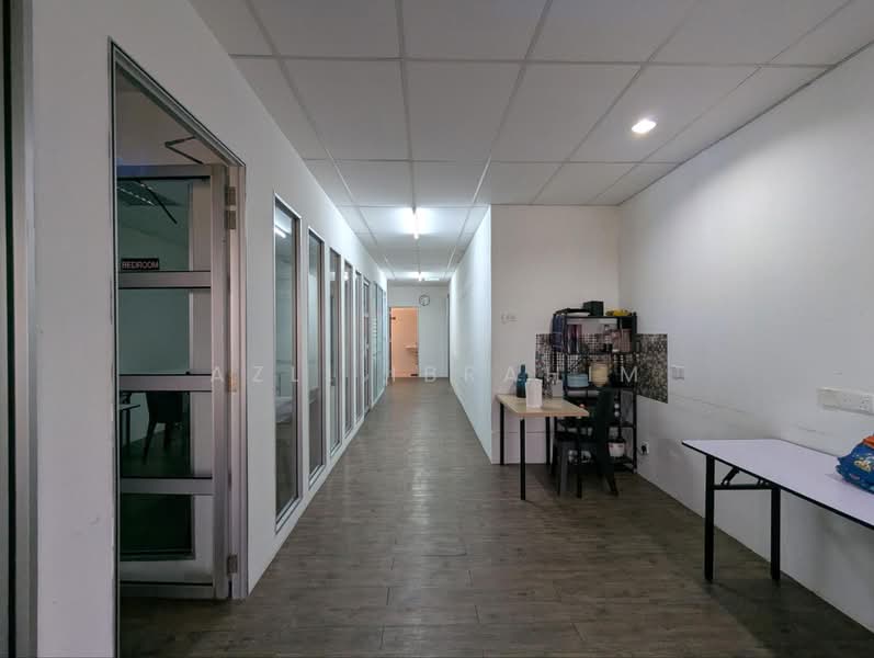 Kedai untuk Dijual di Bukit Jelutong (Shah Alam) - Azli Ibrahim - Corridor - PropertyGuru.com.my