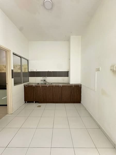 Rumah Teres 2 Tingkat untuk Dijual di Setia Tropika (Johor Bahru) - Calvin Lee - Kitchen - PropertyGuru.com.my