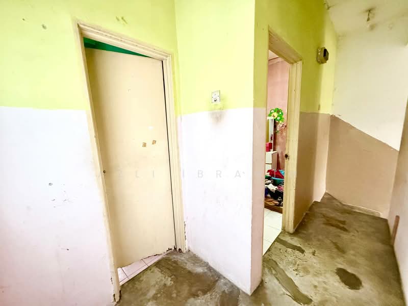 2-storey Terraced House for Sale in Bandar Rinching Seksyen 5 (Semenyih) - Azli Ibrahim - Interior - PropertyGuru.com.my