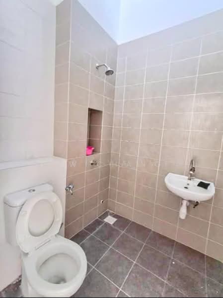 Rumah Teres 2 Tingkat untuk Dijual di Setia Ecohill (Semenyih) - JW Chang - Bathroom - PropertyGuru.com.my