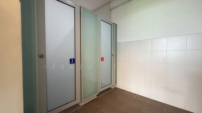 Kedai / Pejabat untuk Disewa di Bukit Jelutong (Shah Alam) - Izzaza Izzati - Bathroom - PropertyGuru.com.my