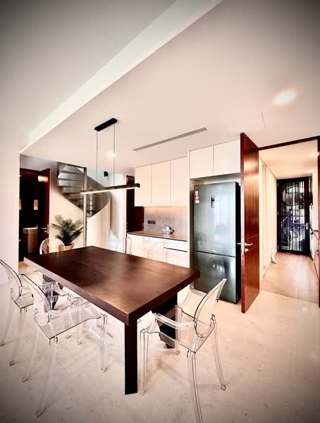 Kondominium untuk Disewa di Shorefront Residences - Ressha Ramesh - Dining Room - PropertyGuru.com.my