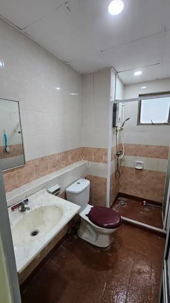 Pangsapuri untuk Disewa di Danga View Apartment - Kevin Chua - Bathroom - PropertyGuru.com.my