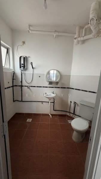 Kondominium untuk Disewa di Bam Villa - Kent Yu - Bathroom - PropertyGuru.com.my