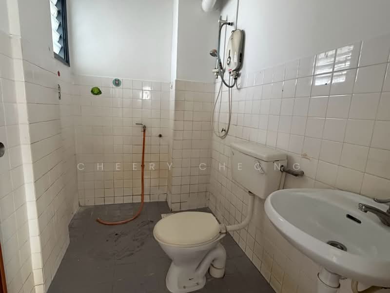 Pangsapuri untuk Dijual di Cheras Perdana Apartment Block A, B, C - Cheery Cheong - Bathroom - PropertyGuru.com.my
