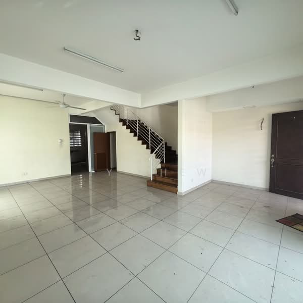 2.5-storey Terraced House for Sale in Bandar Bukit Tinggi 2 (Klang) - TY Chew - Living - PropertyGuru.com.my