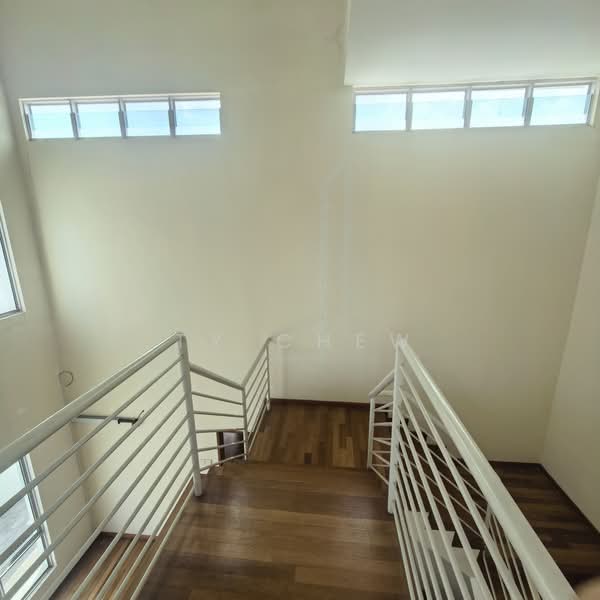 2.5-storey Terraced House for Sale in Bandar Bukit Tinggi 2 (Klang) - TY Chew - Staircase - PropertyGuru.com.my