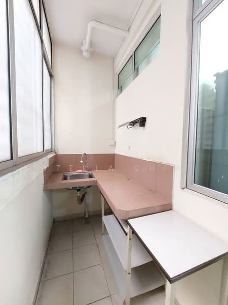 Pangsapuri untuk Disewa di Lake View Suites - Stella Chia - Kitchen - PropertyGuru.com.my