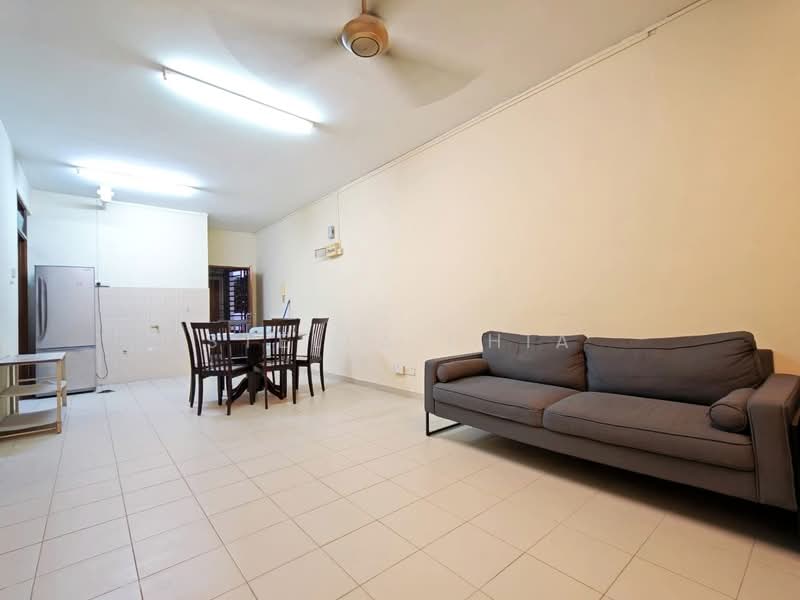 Pangsapuri untuk Disewa di Lake View Suites - Stella Chia - Living Room - PropertyGuru.com.my