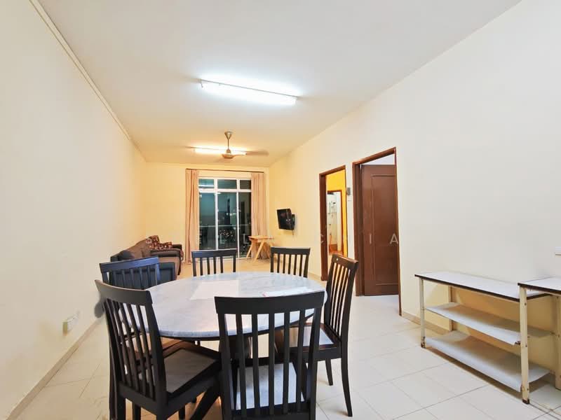Pangsapuri untuk Disewa di Lake View Suites - Stella Chia - Living Room - PropertyGuru.com.my