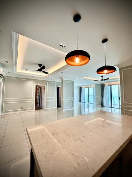 Kondominium untuk Dijual di 10 Island Resort - Jeanette Hee - Living Room - PropertyGuru.com.my