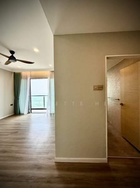 Kondominium untuk Dijual di 10 Island Resort - Jeanette Hee - Living Room - PropertyGuru.com.my