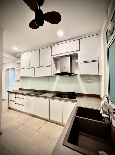 Kondominium untuk Dijual di 10 Island Resort - Jeanette Hee - Kitchen - PropertyGuru.com.my