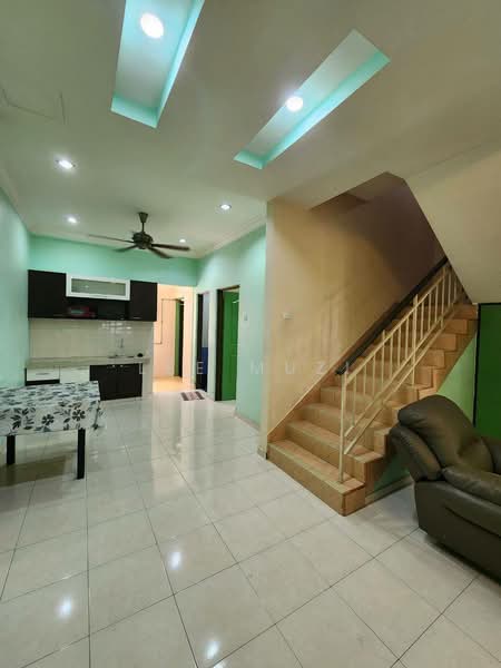 Rumah Teres 1 Tingkat untuk Dijual di Taman Desa Tambun (Tambun) - Lee Muzi - Living Room - PropertyGuru.com.my