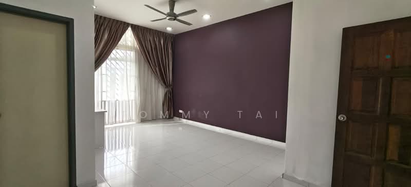 Rumah Teres 2 Tingkat untuk Dijual di Taman Setia Indah (Tebrau) - Tommy Tai - Living Room - PropertyGuru.com.my