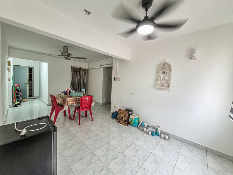 Apartment for Sale at Pangsapuri Indah Mas - Azli Ibrahim - Living Room - PropertyGuru.com.my
